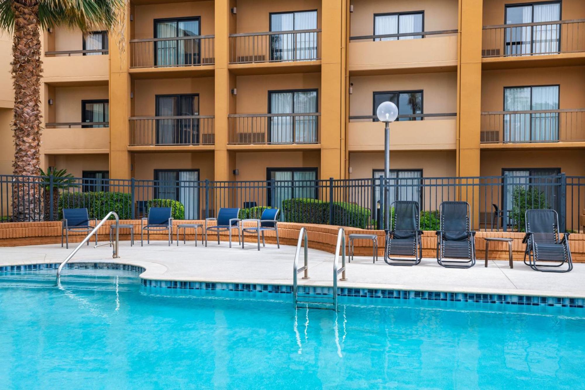 Courtyard By Marriott San Antonio Airport Otel Dış mekan fotoğraf