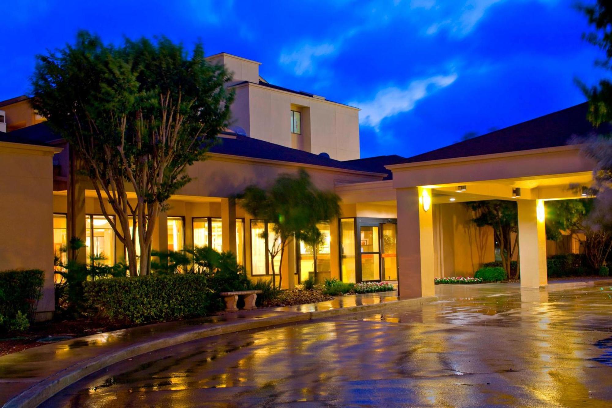 Courtyard By Marriott San Antonio Airport Otel Dış mekan fotoğraf